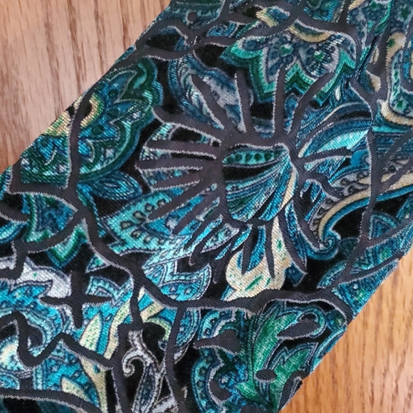 Top - Picture 3 of 3